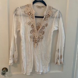 Never worn Sulu size 2 white gauze beige beading tunic can fit a size 4 as well
